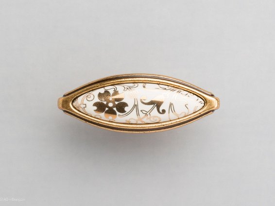 Cosmopolitan мебельная ручка-кнопка состаренное золото с кремовой керамической вставкой с цветочным орнаментом