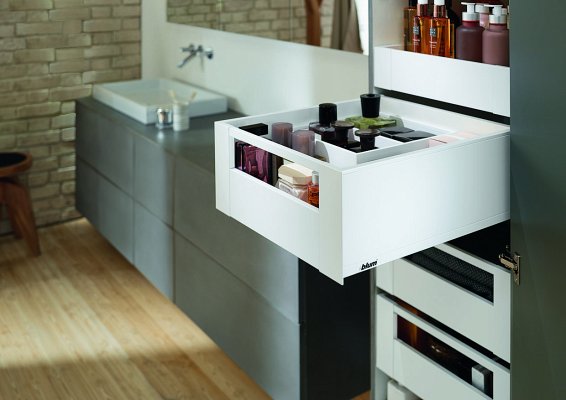 Внутренний ящик LEGRABOX pure TIP-ON BLUMOTION (высота C 177, глубина 270 мм, 10-20 кг), белый шелк