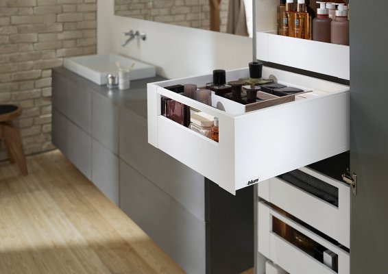 Внутренний ящик LEGRABOX pure TIP-ON BLUMOTION (высота C 177, глубина 500 мм до 40 кг), терра-черный